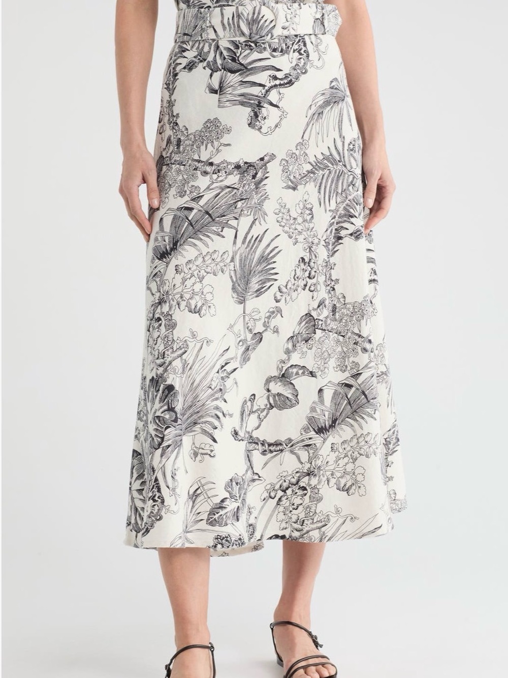 NWT black and white botanical toile print midi skirt. This A-line skirt